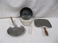 3 Kitchen Cooking Items