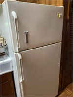 Gibson  Refrigerator 31x28x67H