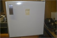 Small bar fridge