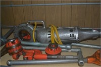 Industrial pipe threadsin equipment, pipe cutter