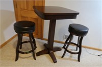 Bistro Table w/2 Stools(1 needs repaired)