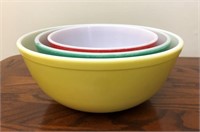 Pyrex 3 nesting bowls Yellow, green & red