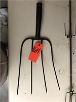 4 tine pitch fork missing handle