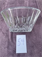 Large heavy glass fruit bowl (10 x 8 x 5)