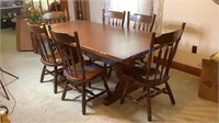 DINING ROOM TABLE WITH TWO LEAVES AND SIX CHAIRS