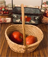 Really nice basket with fake apples