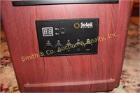 SOLEIL ELEC THERMOSTAT CONTROLLED HEATER w/ REMOTE