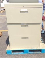 3 DRAWER LATERAL FILE CABINET - NO KEY