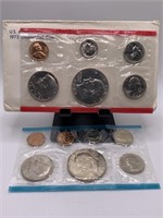 1973 UNC COIN SET P & D