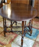 Gate Leg oval wood table,