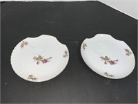 2 ROSE PATTERN SERVING TRAYS