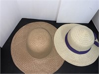 2 STRAW HATS