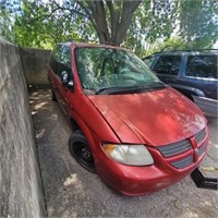 2005 Red Dodge Caravan