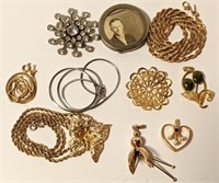 Lot of charms, chains, picture frame