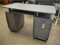 Kneehole desk (today's quality) 47'x23"x30"