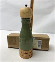 NIB Sage salt grinder