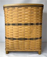 Tour with me holds it basket with lid