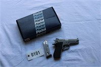 Smith & Wesson 9MM