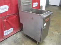 Avantco 40lbs Deep Fryer (GAS)  CLEAN & WORKING