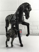2 statuettes de cheval dont genuine leather India