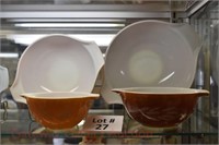 Nest of Pyrex Mixing Bowls: