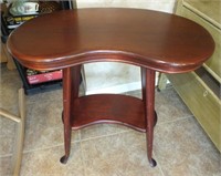 KIDNEY SHAPED WOODEN TABLE