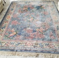 819 - LOVELY BLUE FLORAL AREA RUG 129X95"