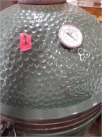 Big Green Egg Grill w Cover