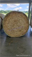 2 Round Bales Wheat Straw (4x5)