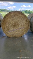 2 Round Bales Wheat Straw (4x5)