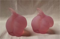 Pair of Fenton glass Rabbits 3"H