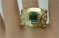 18 Kt Emerald Diamond Ring