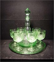 Decanter with tray and six cordials in green