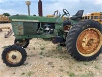 LL - John Deere 3020 Tractor