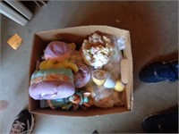 BOX LOT OF EASTER ITEMS