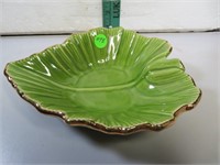 Vtg Calif Pottery Leaf Candy Dish 7&7/8" x 6&1/2"