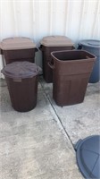 4 trash cans, 3 have lids