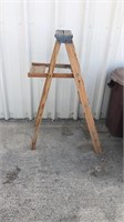 4 foot wooden ladder