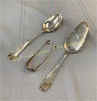(3) Sterling silver serving pieces, Pièces de