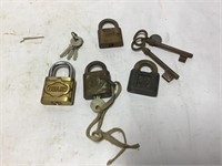 Lot of Vintage Locks & Keys