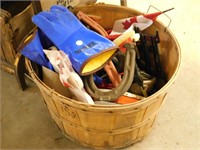 LOT - BUSHELL BASKET WITH CONTENTS