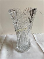 11.5" pressed cut large crystal vase.