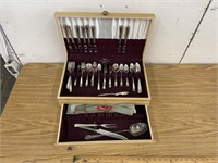 FLATWARE SET