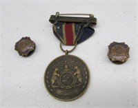 1919 Military Metal War w/ Germany & two Pins