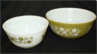 Pair of Spring Blossom Pyrex Mixing Bowls