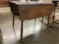 ANTIQUE DROP LEAF TABLE