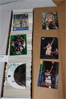 APPROX. 800 1990'S BASKETBALL CARDS