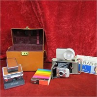 Vintage polaroid camera lot.