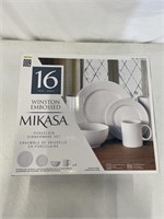 MIKASA 16 PIECE PORCELAIN DINNERWARE SET