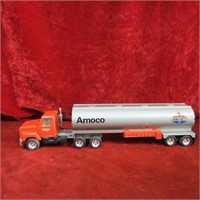 Vintage Ertl Amoco tanker International truck.